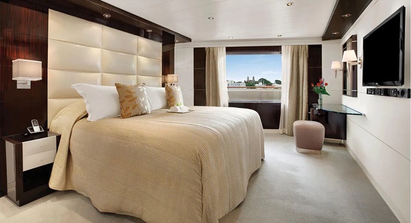 Oceania Cruises Riviera Vista Suite 4.jpg